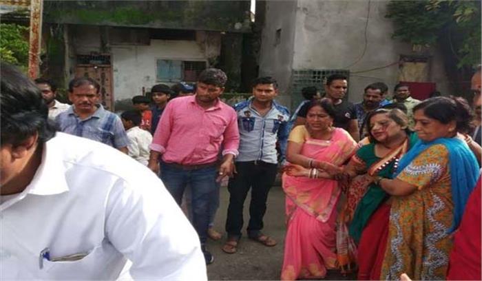 इंदौर में मकान गिरने से परिवार के 5 लोग घायल