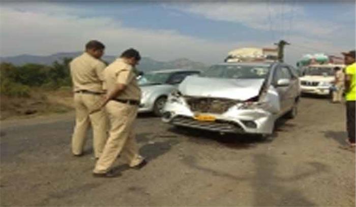 सड़क दुर्घटना में उद्योग मंत्री अनंत गीते घायल