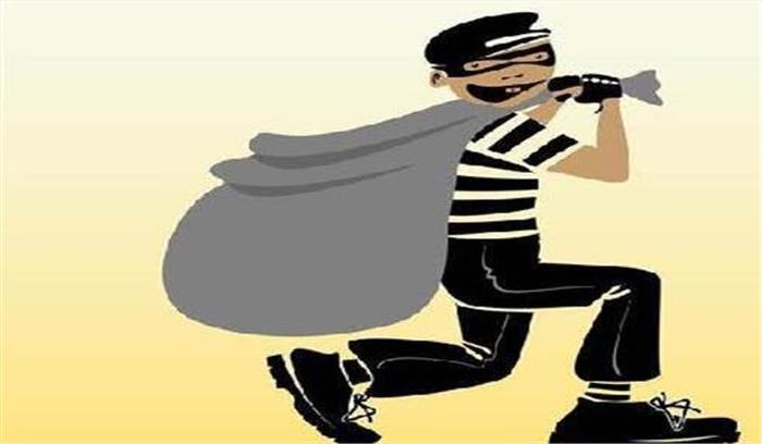 पटना में मंदिर से आठ मूर्तियों की चोरी