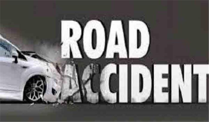 सड़क हादसे में महिला और पुत्री की मौत, पुत्र घायल सड़क हादसे में महिला और पुत्री की मौत, पुत्र घायल