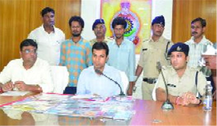 अंतर्राष्ट्रीय गिरोह के 6 सदस्य गिरफ्तार