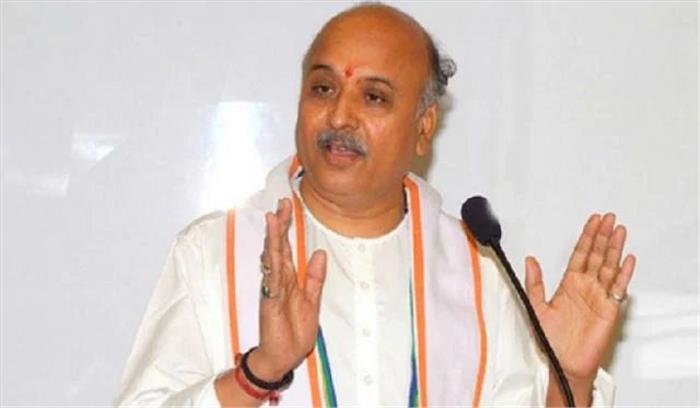 पीएम मोदी अगर राममंदिर नहीं बनवाएंगे तो क्या इमरान खान बनाने आएंगे: तोगड़िया