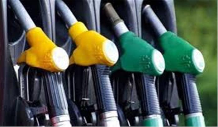 कच्चे तेल में नरमी से लगातार पांचवें दिन घटे पेट्रोल, डीजल के दाम कच्चे तेल में नरमी से लगातार पांचवें दिन घटे पेट्रोल, डीजल के दाम