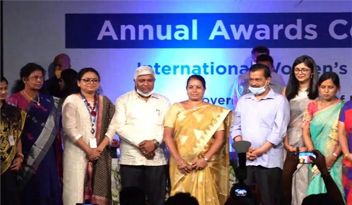 देश का नाम रोशन करने वाले 48 लोगों को दिल्ली महिला आयोग ने किया सम्मानित