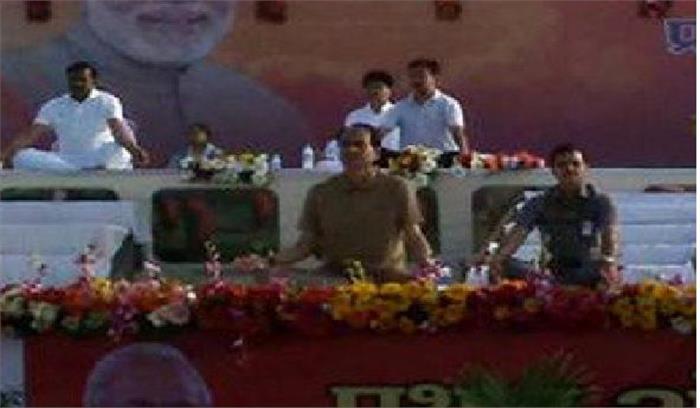  योग तन को स्वस्थ रखता है : शिवराज​​​​​​​
