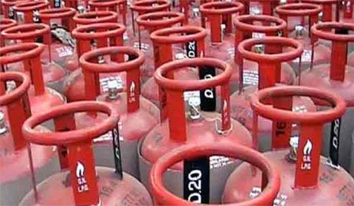 रसोई गैस के दामों में हुई वृद्धि,