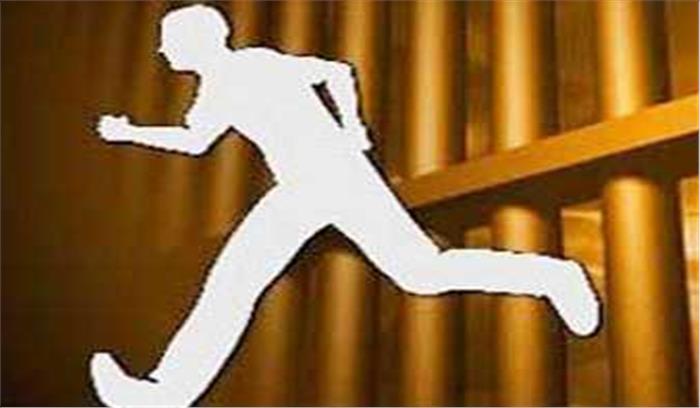 नशीला पदार्थ सुंघाकर 47.5 हजार उड़ाए