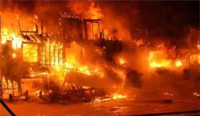 ईरान की शराब उत्पादन फैक्ट्री में लगी भीषण आग, 6 घायल ईरान की शराब उत्पादन फैक्ट्री में लगी भीषण आग, 6 घायल