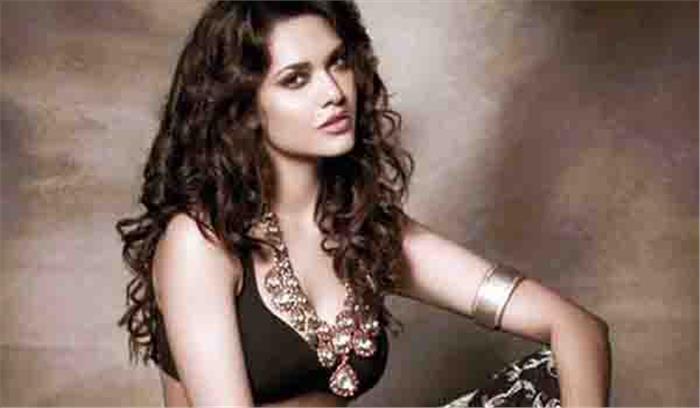 इरानी फिल्म ‘डेविल्स डॉटर’ में काम करना शानदार अनुभव : ईशा गुप्ता