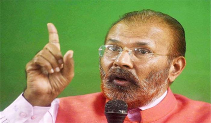 इशरत मामले में मोदी और शाह को गिरफ्तार करना चाहती थी सीबीआई : वंजारा