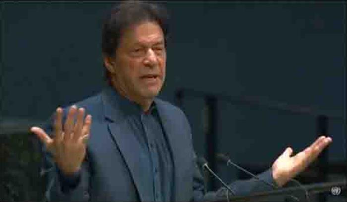 इमरान ने कश्मीर दिवस पर मानव श्रृंखला की अगुवाई की इमरान ने कश्मीर दिवस पर मानव श्रृंखला की अगुवाई की