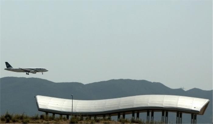 भारत के लिए हवाई क्षेत्र बंद करने पर अभी कोई फैसला नहीं : पाकिस्तान