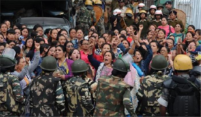 दार्जिलिंग में सुरक्षा बलों को हटाने के लिए पोस्टर लगाए गए