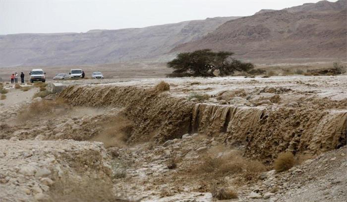 इजरायल के  रेगिस्तान में बाढ़ के बाद नौ लोग मृत घोषित