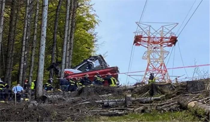 इटली में केबल कार दुर्घटनाग्रस्त, 12 की मौत