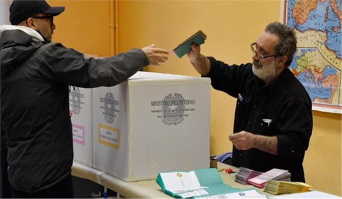 इटली में नई संसद को चुनने के लिए आम चुनाव में मतदान जारी