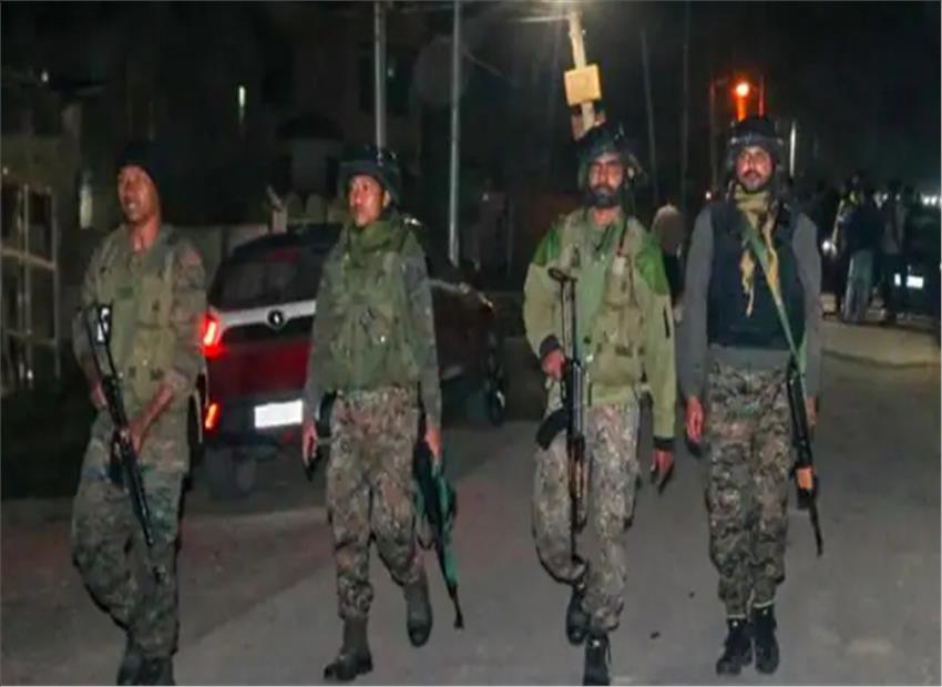 जम्मू-कश्मीर में 13 जिलों से हटा वीकेंड कर्फ्यू