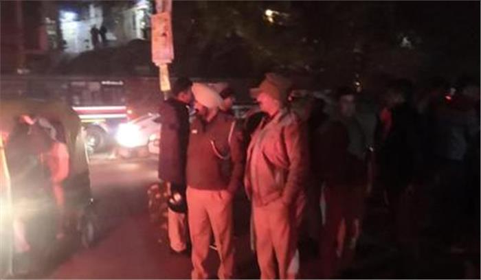 जेएनयू परिसर में हिंसा के बाद पुलिस तैनात