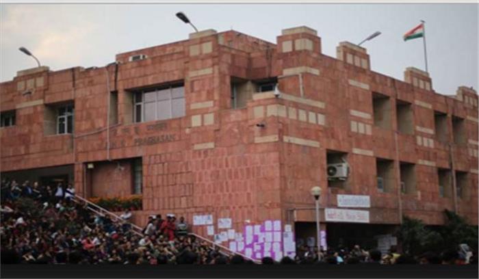 अनिवार्य उपस्थिति मामले में शिक्षकों ने दिया छात्रों का साथ