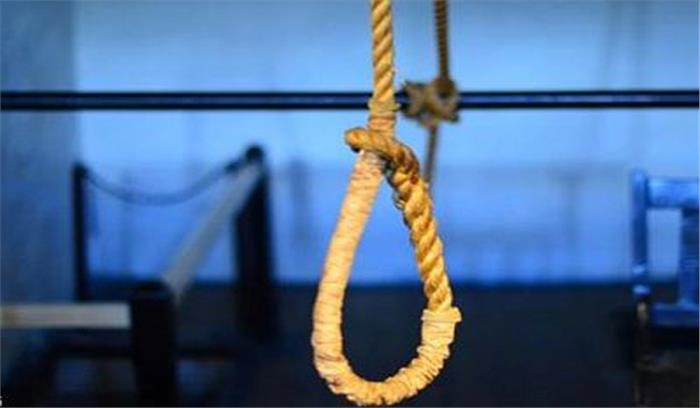 जगदलपुर में युवक ने फांसी लगाई जगदलपुर में युवक ने फांसी लगाई