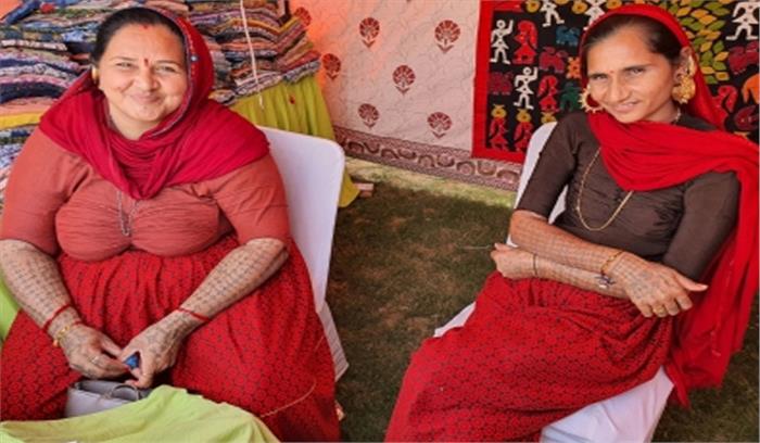 जयपुर महिला शिखर सम्मेलन में गुजराती शिल्पकार आकर्षण का केंद्र