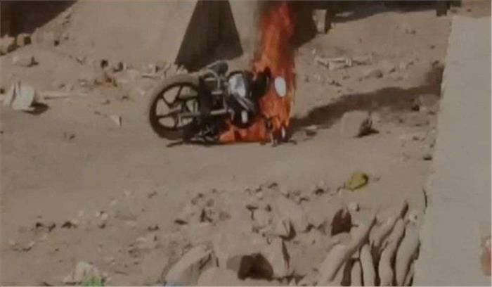 राजस्थान: मतदान के दौरान पथराव तीन घायल