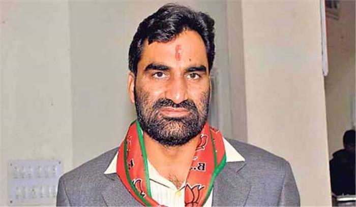 बेनीवाल का वसुंधरा पर चुनाव में कांग्रेस की मदद करने का आरोप