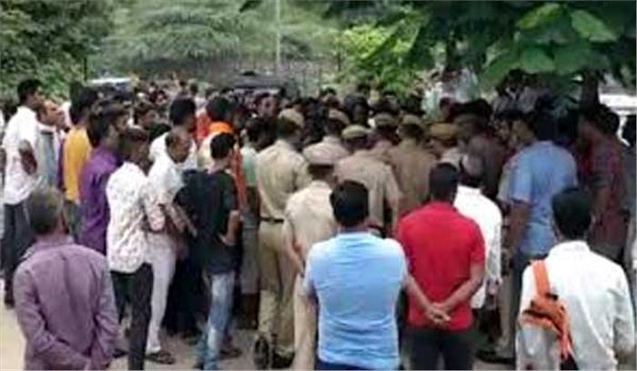 राजस्थान : कार पलटने से दो लोगों की मौत ,चार घायल