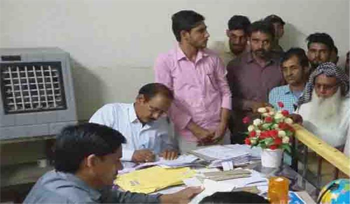 ग्राम पंचायतों में करीब डेढ़ लाख परिवारों को पट्टे जारी