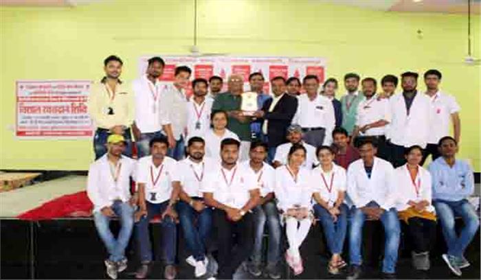 थैलिसिमिया से पीड़ित बच्चों के लिए जमा हुआ 110 यूनिट ब्लड