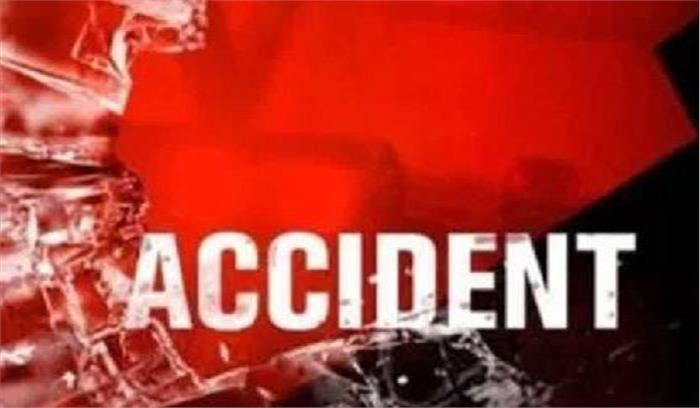 जम्मू-कश्मीर : बस दुर्घटनाग्रस्त होने से चार की मौत