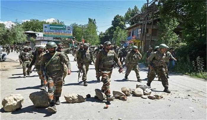 कश्मीर में नेताओं और लोगों की सुरक्षा में तैनात एसपीओ को बुलाया गया वापस