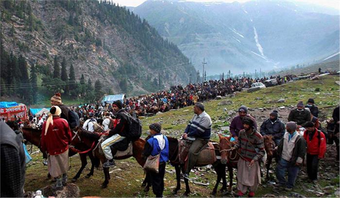 अमरनाथ दर्शन के लिए छह हजार  तीर्थयात्री रवाना 