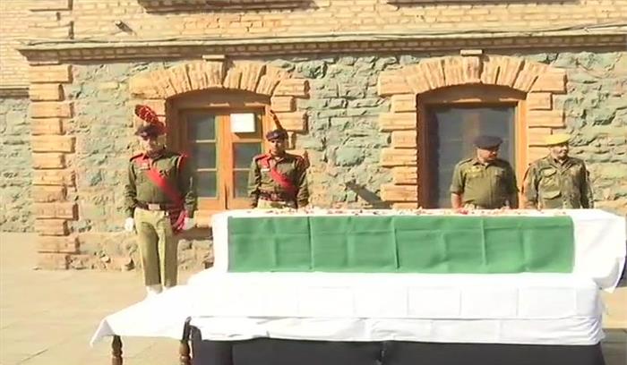 नौगाम हमले में शहीद सीआईएसएफ जवान को दी गई श्रद्धांजलि