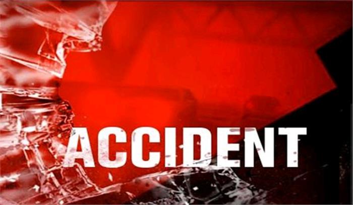 जम्मू में सड़क दुर्घटना में 6 मरे, 24 घायल