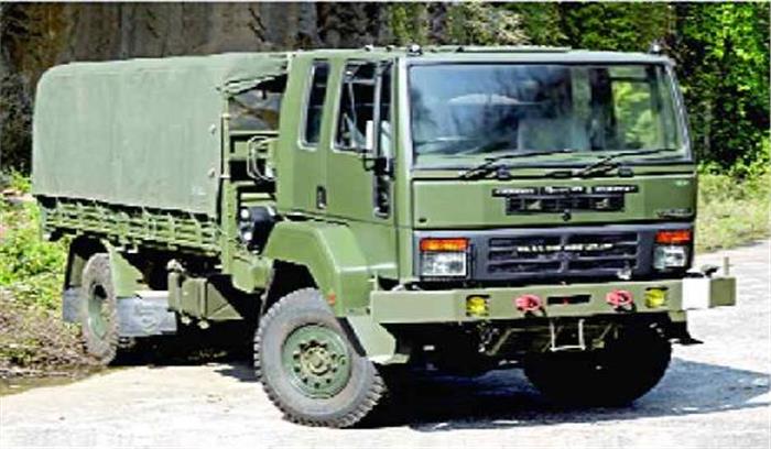  सेना के वाहन और टैक्सी के बीच टक्कर, 2 की मौत 