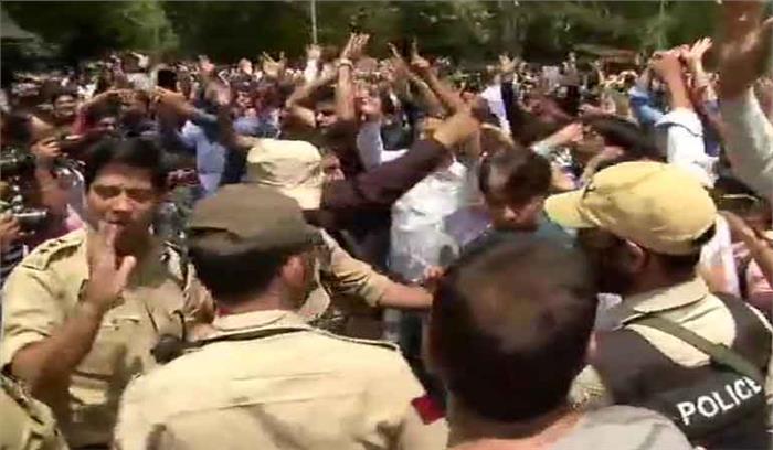 श्रीनगर में अवामी इत्तेहाद पार्टी का धरना विफल