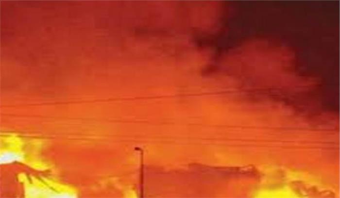 बारामूला: घर में आग लगने से लाखों की संपत्ति खाक बारामूला: घर में आग लगने से लाखों की संपत्ति खाक