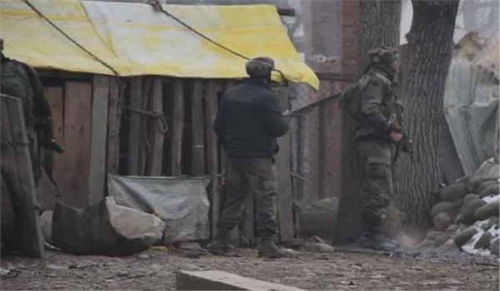 जम्मू - कश्मीर: शोपियां में मुठभेड़ में दो आतंकवादियों की मौत, एक जवान घायल जम्मू - कश्मीर: शोपियां में मुठभेड़ में दो आतंकवादियों की मौत, एक जवान घायल