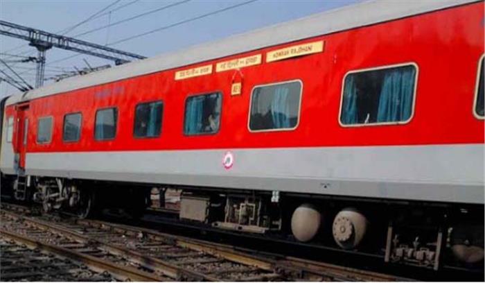 बुलेट ट्रेन की सौगात के बीच, पटरी से उतरी राजधानी एक्सप्रेस,कोई हताहत नहीं