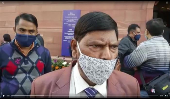 जम्मू- कश्मीर के 61 हजार डेली वेजेज वर्कर्स के लिए आगे आए केंद्रीय मंत्री आठवले जम्मू- कश्मीर के 61 हजार डेली वेजेज वर्कर्स के लिए आगे आए केंद्रीय मंत्री आठवले