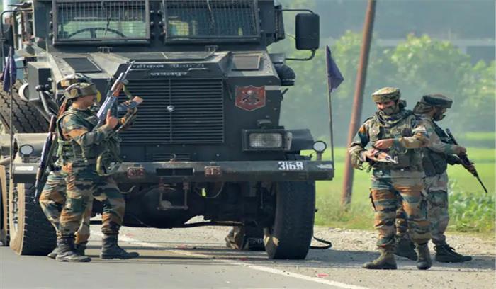 जम्मू-कश्मीर : अवंतीपोरा में सुरक्षाबलों ने जैश से जुड़े तीन आतंकवादियों को मार गिराया, सर्च ऑपरेशन जारी