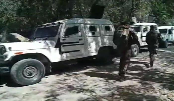जम्मू-कश्मीर के बांदीपुरा में सुरक्षाबलों और आतंकियों के बीच मुठभेड़ शुरू
