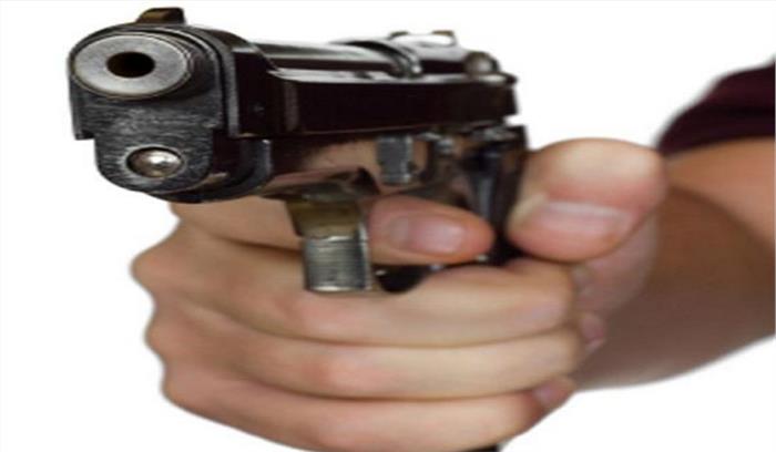 कश्मीर: सेना के जवान ने खुद को मारी गोली कश्मीर: सेना के जवान ने खुद को मारी गोली