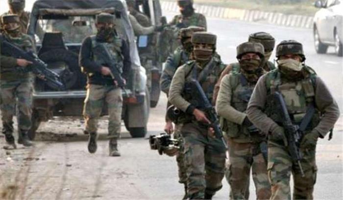 जम्मू-कश्मीर के गांव में सुरक्षा बलों ने घेराबंदी कर तलाशी अभियान शुरू जम्मू-कश्मीर के गांव में सुरक्षा बलों ने घेराबंदी कर तलाशी अभियान शुरू