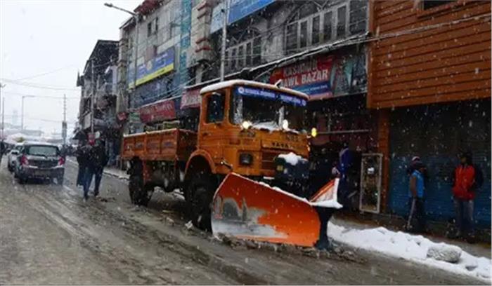 जम्मू-कश्मीर और लद्दाख में हल्की बारिश और बर्फबारी का अनुमान