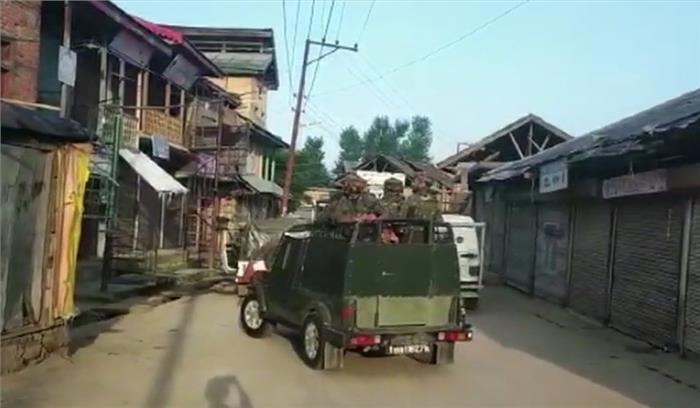 जम्मू-कश्मीर: मुठभेड़ में जवान शहीद, आतंकवादी भागने में कामयाब