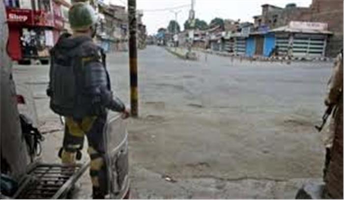 जम्मू-कश्मीर में जनजीवन अभी भी बुरी तरह प्रभावित जम्मू-कश्मीर में जनजीवन अभी भी बुरी तरह प्रभावित