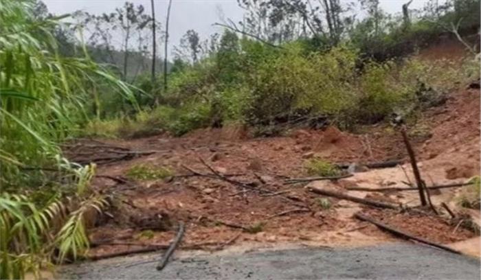 जम्मू एवं कश्मीर में भूस्खलन की चपेट में आने से 2 की मौत, 9 घायल जम्मू एवं कश्मीर में भूस्खलन की चपेट में आने से 2 की मौत, 9 घायल