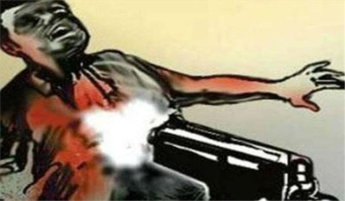 जम्मू-कश्मीर में बंदूकधारियों ने हुर्रियत कार्यकर्ता को गोली मारकर की हत्या 